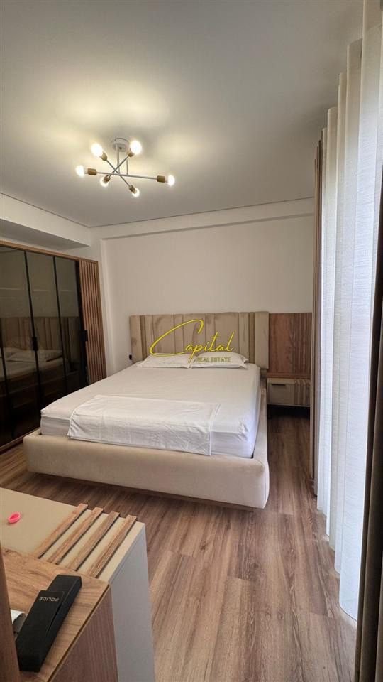 APARTAMENT ME QERA 3+1 FRESKU 65.000 LEKE