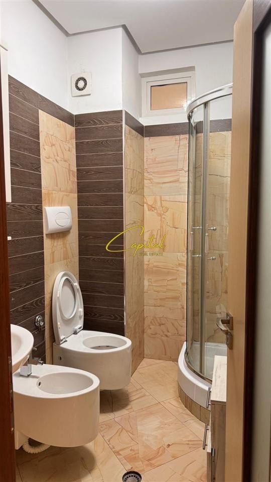 APARTAMENT ME QERA 3+1 FRESKU 65.000 LEKE