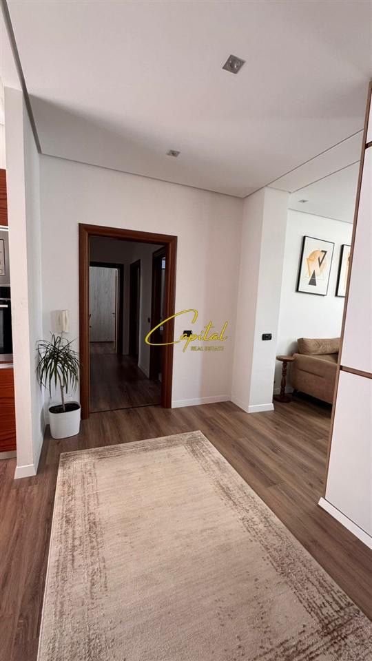 APARTAMENT ME QERA 3+1 FRESKU 65.000 LEKE