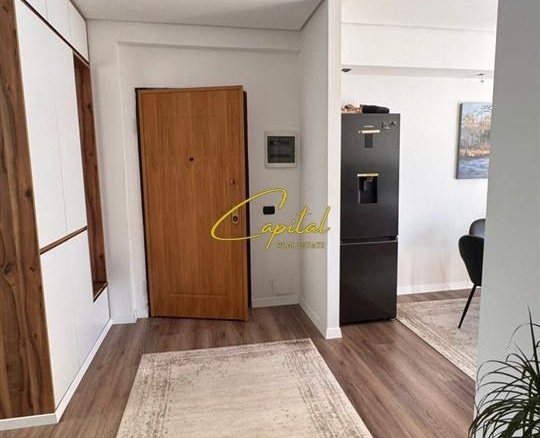 APARTAMENT ME QERA 3+1 FRESKU 65.000 LEKE