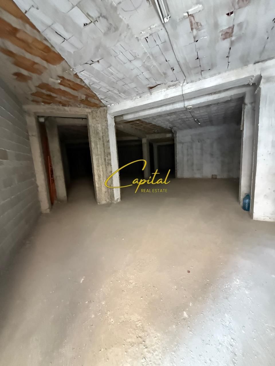 SHITET MAGAZINE 270 M2 FRESKU 190.000 EURO