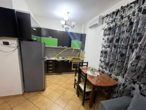 APARTAMENT ME QERA 1+1 RRUGA 5 MAJI 35.000 LEKE