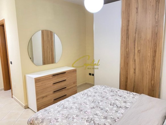 APARTAMENT ME QERA 2+1+2 PAZARI I RI 900 EURO