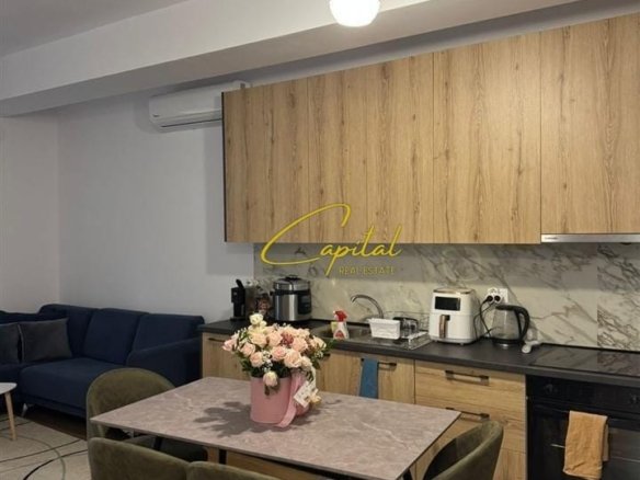 APARTAMENT ME QERA 1+1 ALI DEMI 400 EURO