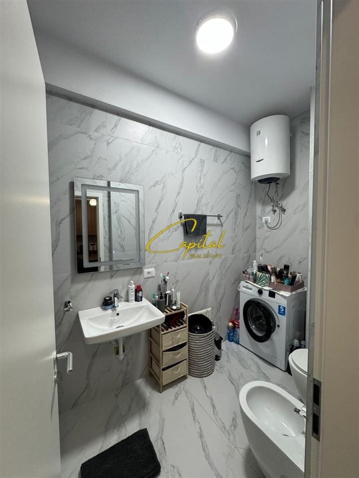 APARTAMENT ME QERA 1+1 ALI DEMI 400 EURO