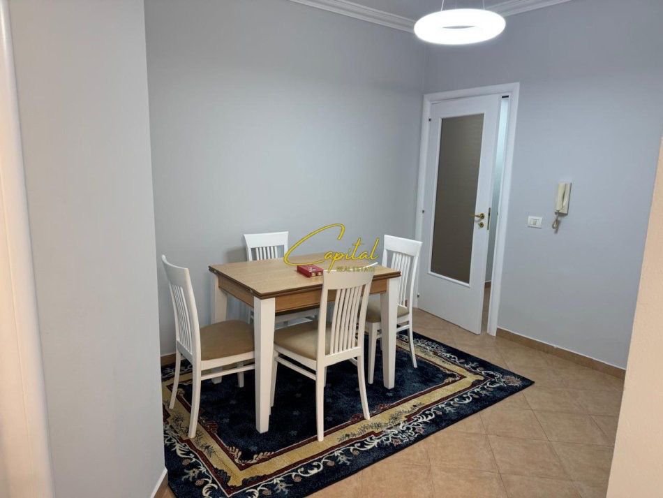 APARTAMENT ME QERA 2+1 RRUGA E KAVAJES 80.000 LEKE