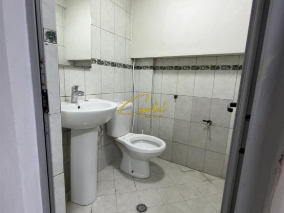 MAGAZINE ME QERA 60 M2 FRESKU 25.000 LEKE