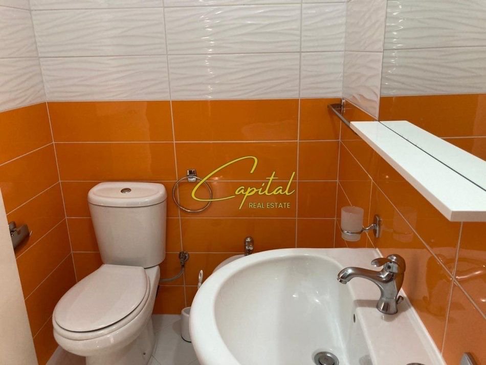 WhatsApp Image 2026-01-06 at 11.38.21 AM APARTAMENT ME QERA 2+1 RRUGA E BARRIKADAVE 700 EURO