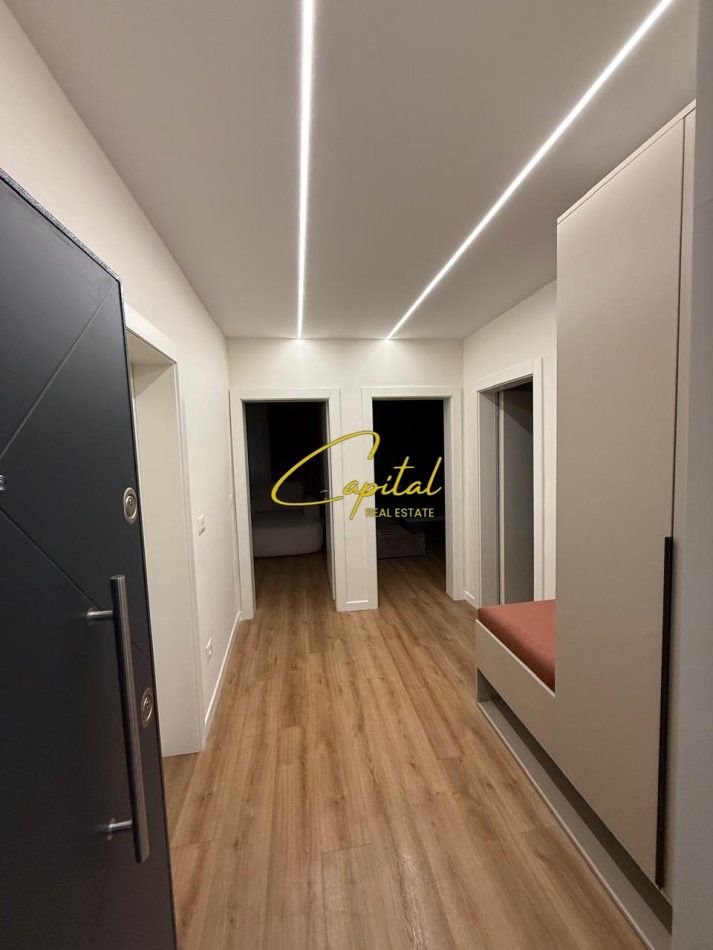 APARTAMENT ME QERA 2+1 21 DHJETORI 850 EURO