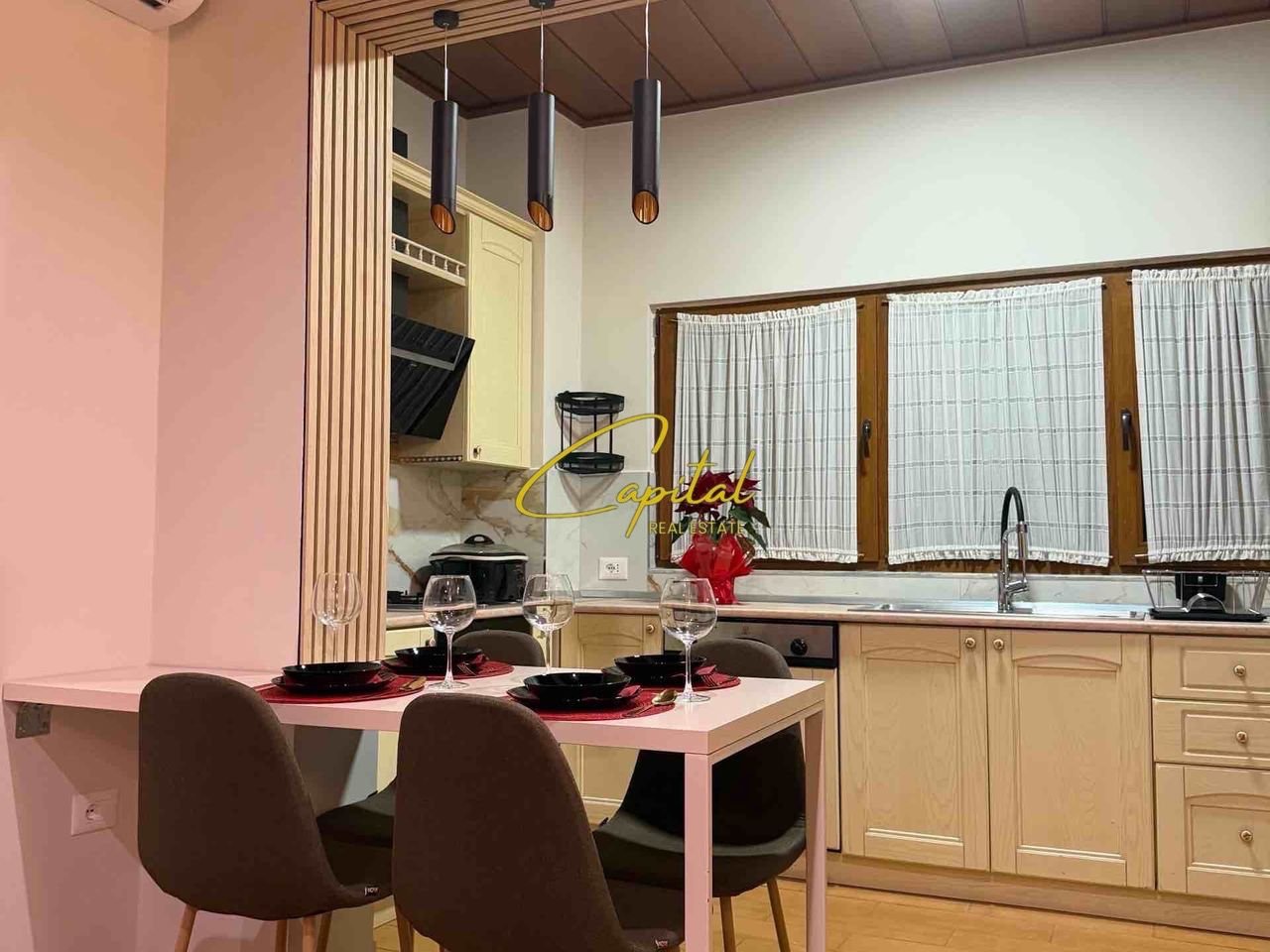 APARTAMENT ME QERA 1+1 KOMPLEKSI DELIJORGJI 60.000 LEKE