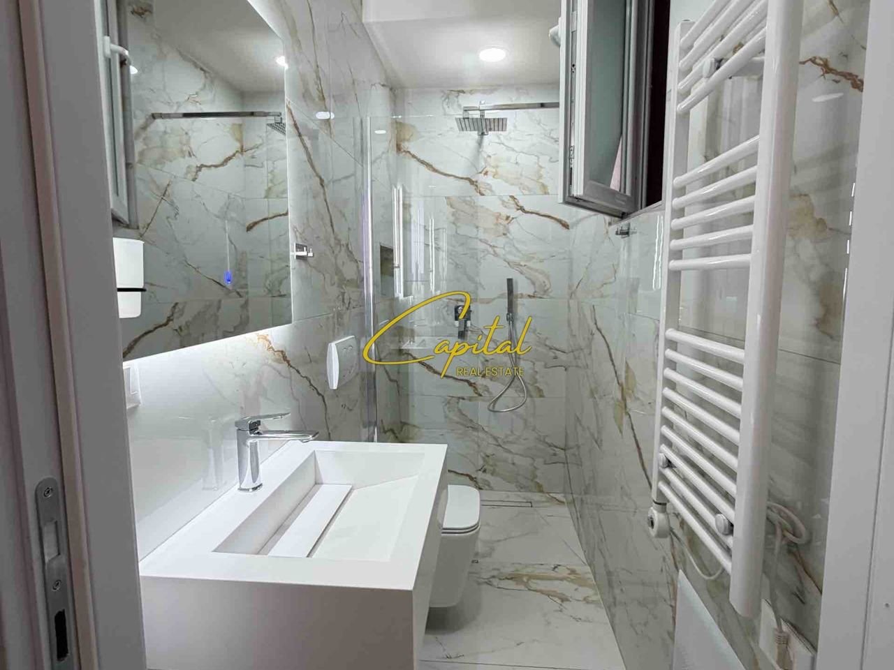 APARTAMENT ME QERA 1+1 KOMPLEKSI DELIJORGJI 60.000 LEKE