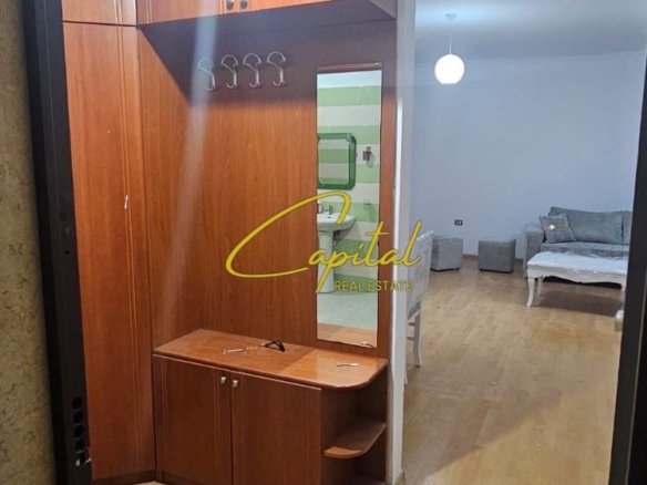 APARTAMENT ME QERA 2+1+2 YZBERISHT 50.000 LEKE