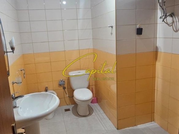 APARTAMENT ME QERA 2+1+2 YZBERISHT 50.000 LEKE