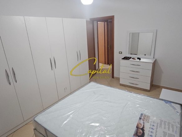 APARTAMENT ME QERA 2+1+2 YZBERISHT 50.000 LEKE