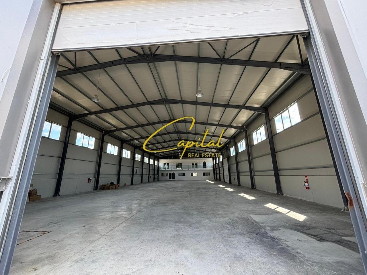 KAPANON INDUSTRIA ME QERA 1.100 M2 VORE 500.000 LEKE