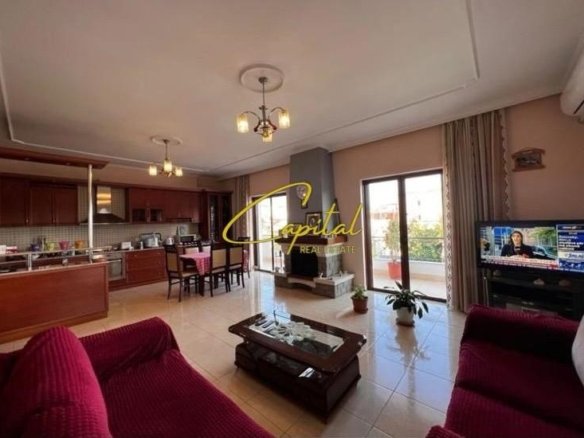 VIE PRIVATE ME QERA 505 M2 CASA ITALIA 900 EURO