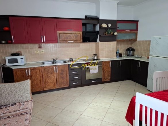 APARTAMENT ME QERA 2+1 RRUGA FORTUZI 70.000 LEKE