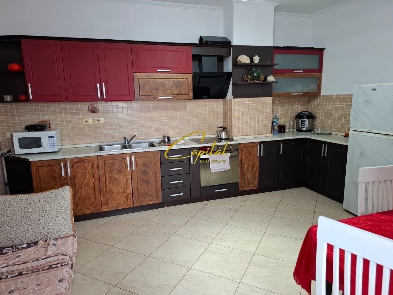 APARTAMENT ME QERA 2+1 RRUGA FORTUZI 70.000 LEKE