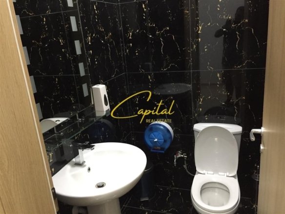 AMBIENT BIZNESI ME QERA 120 M2 ALI DEMI 1000 EURO