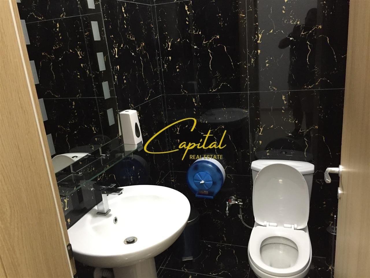 AMBIENT BIZNESI ME QERA 120 M2 ALI DEMI 1000 EURO