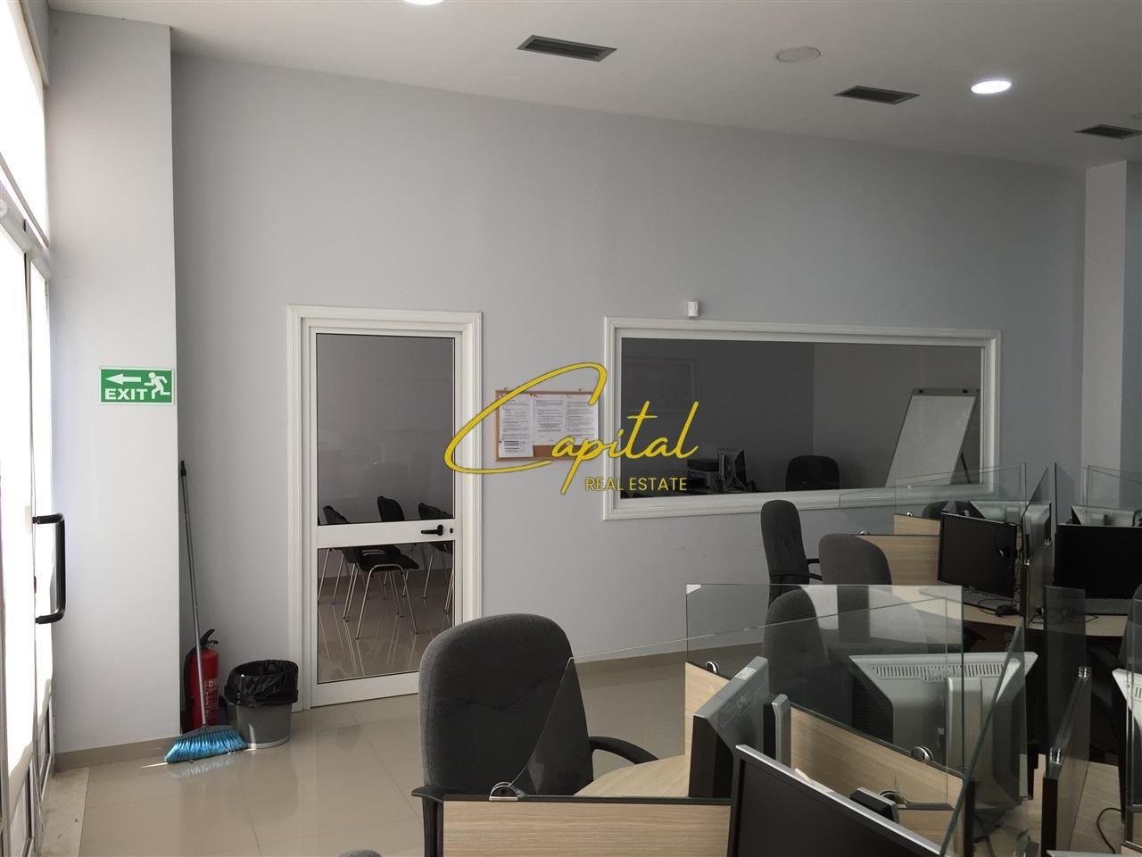 AMBIENT BIZNESI ME QERA 120 M2 ALI DEMI 1000 EURO