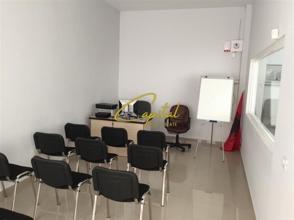 AMBIENT BIZNESI ME QERA 120 M2 ALI DEMI 1000 EURO