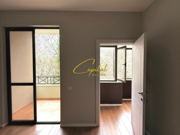 APARTAMENT ME QERA QIRA 1+1 ISH EKSPOZITA 700 EURO