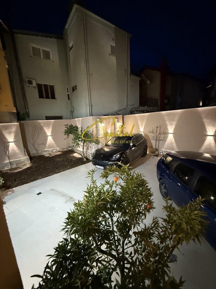 VILE PRIVATE ME QIRA 340 M2 21 DHJETORI 200.000 LEKE