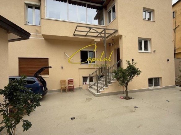 VILE PRIVATE ME QIRA 340 M2 21 DHJETORI 200.000 LEKE