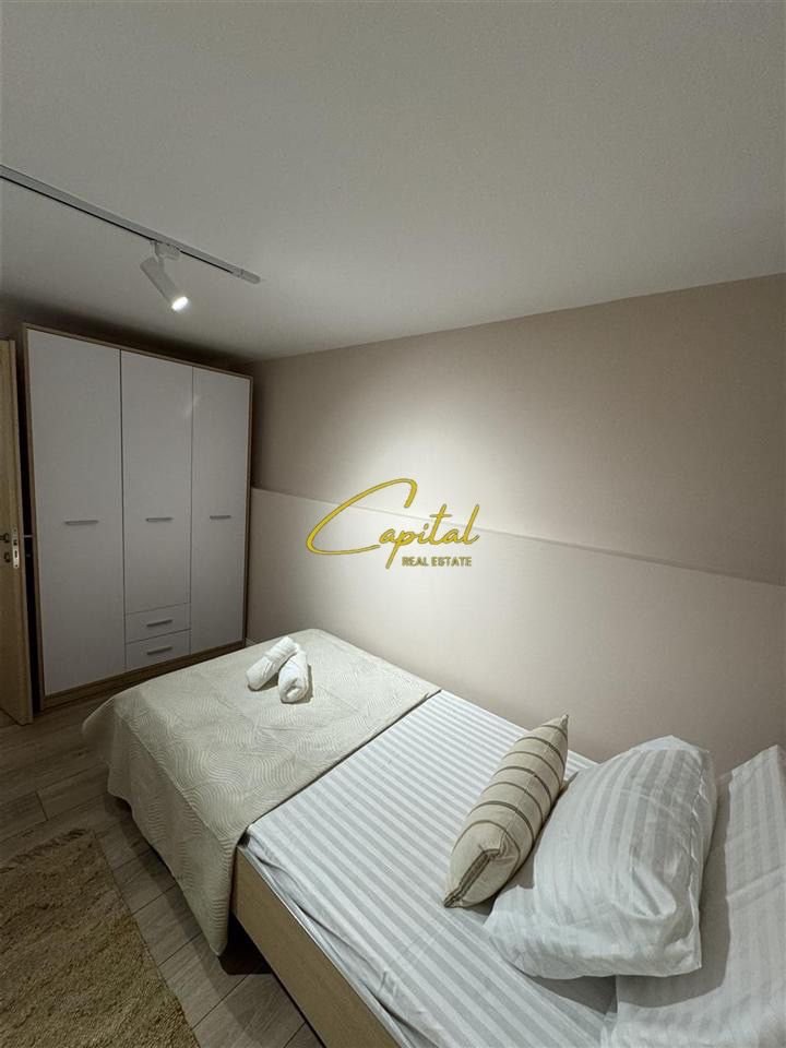 WhatsApp Image 2026-01-08 at 3.42.23 PM APARTAMENT ME QIRA 2+1 ISH TREGU ELEKTRIK 70.000 LEKE
