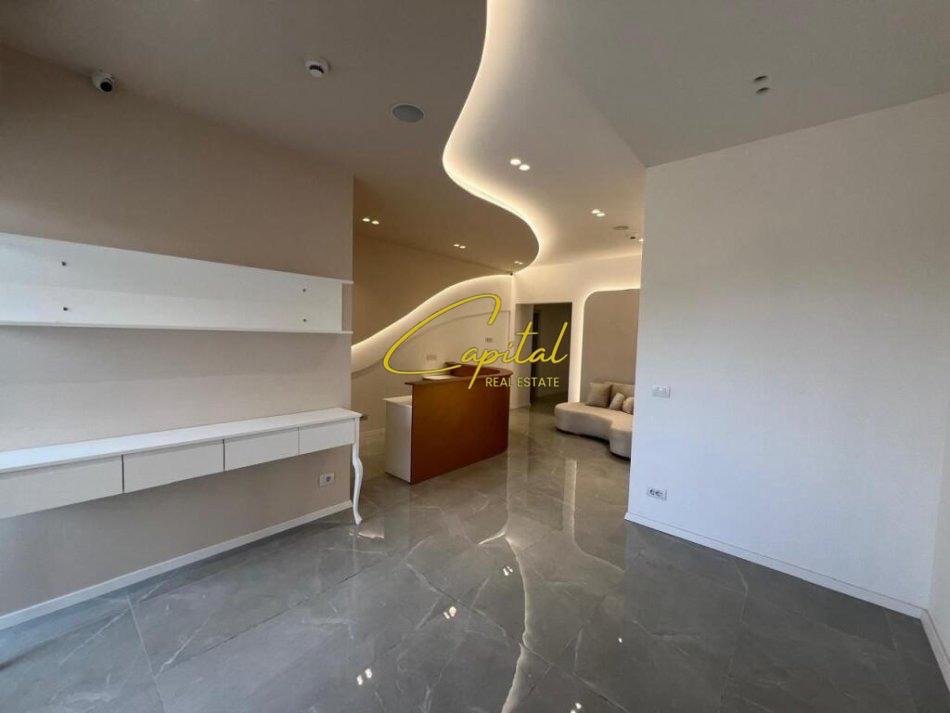 WhatsApp Image 2026-01-13 at 10.05.23 AM (1) AMBIENT BIZNESI ME QIRA 140 M2 ISH STACIONI TRENIT 1.600 EURO