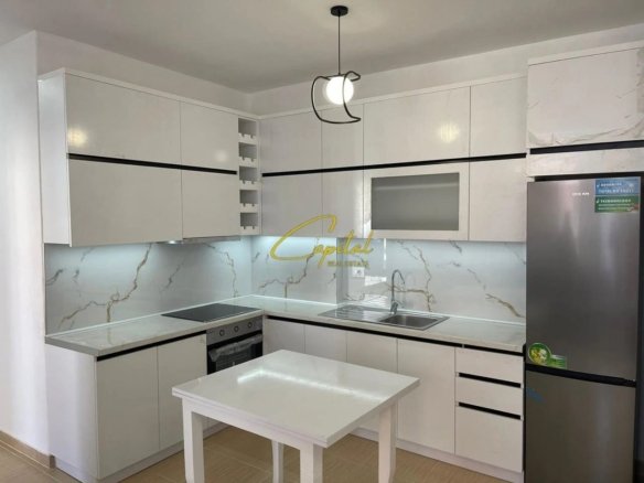 APARTAMENT ME QIRA 2+1+2 BULEVARDI I RI 650 EURO