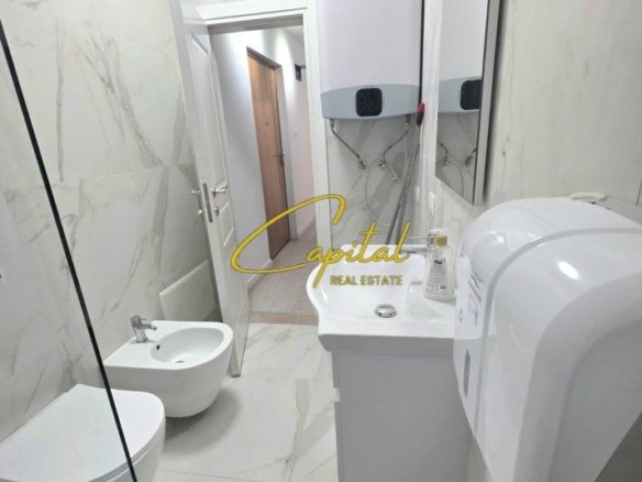 ZYRE ME QIRA 110 M2 RRUGA E KAVAJES 800 EURO