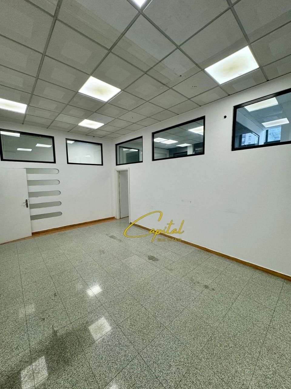 AMBIENT BIZNESI ME QIRA 655 M2 RRUGA E KAVAJES 5.800 EURO