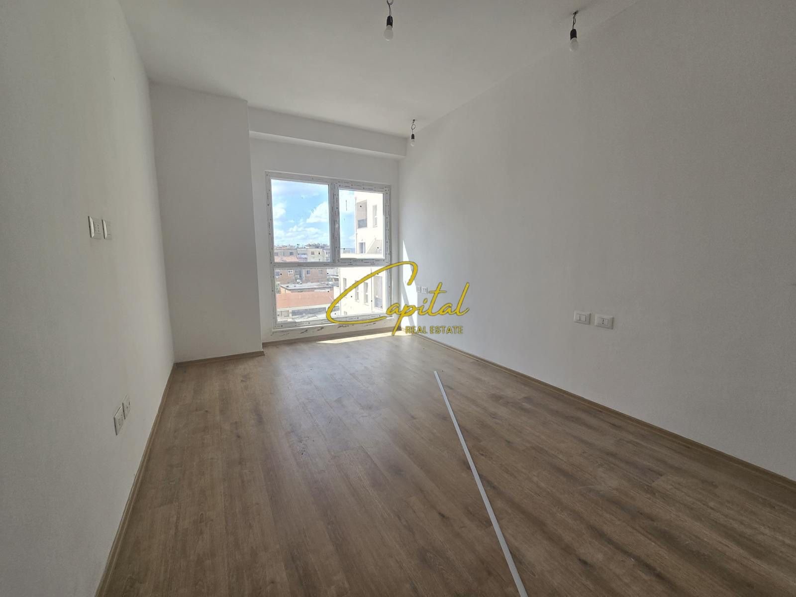 SHITE APARTAMENT 2+1+2 RRUGA DRITAN HOXHA 193.000 EURO
