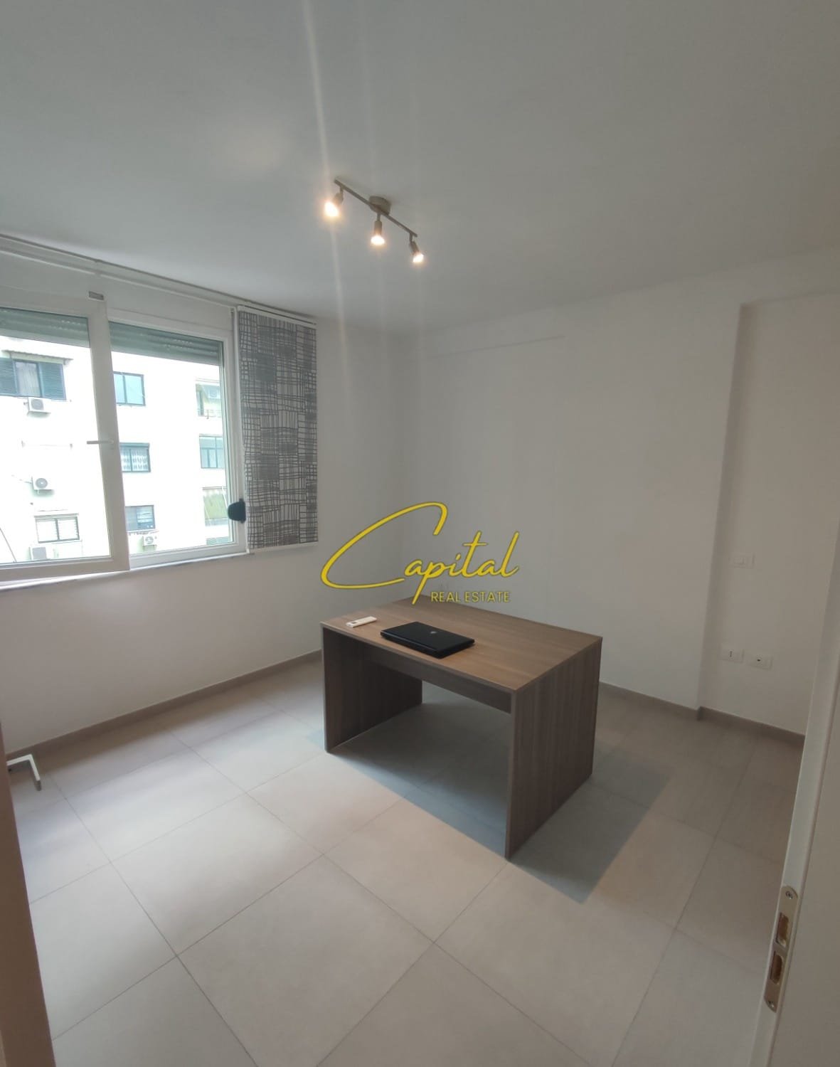 ZYRE ME QIRA 90 M2 ISH EKSPOZITA 600 EURO