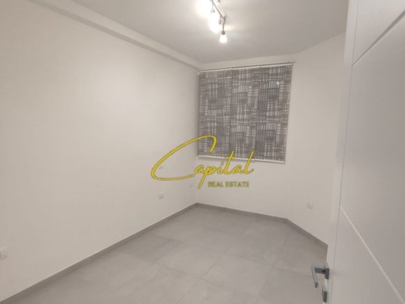 ZYRE ME QIRA 90 M2 ISH EKSPOZITA 600 EURO