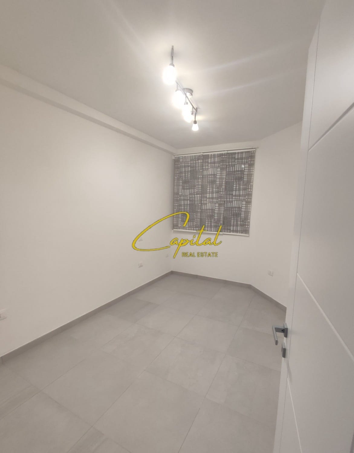 ZYRE ME QIRA 90 M2 ISH EKSPOZITA 600 EURO