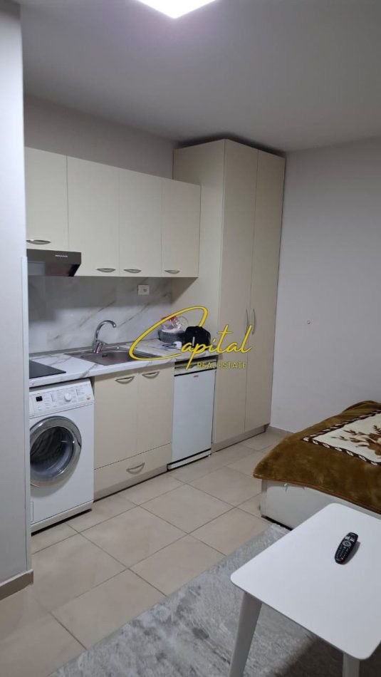 WhatsApp Image 2026-01-14 at 10.50.43 AM GARSONIERE ME QIRA 25 M2 21 DHJETORI 35.000 LEKE
