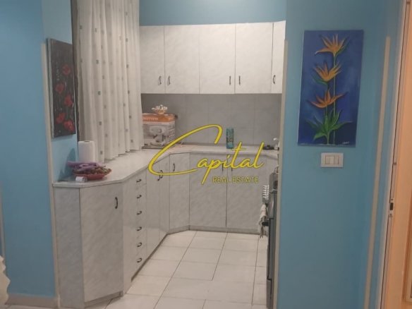 APARTAMENT ME QIRA 2+1 ISH TREGU ELEKTRIK 550 EURO