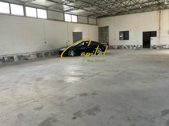 MAGAZINE ME QIRA 700 M2 KINOSTUDIO 3.500 EURO