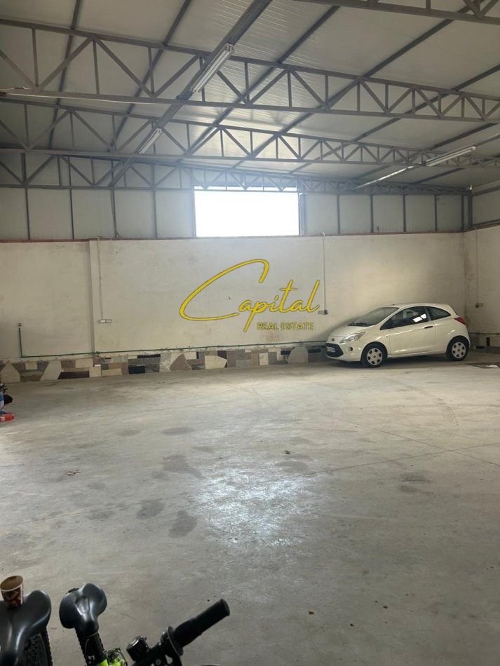 MAGAZINE ME QIRA 700 M2 KINOSTUDIO 3.500 EURO