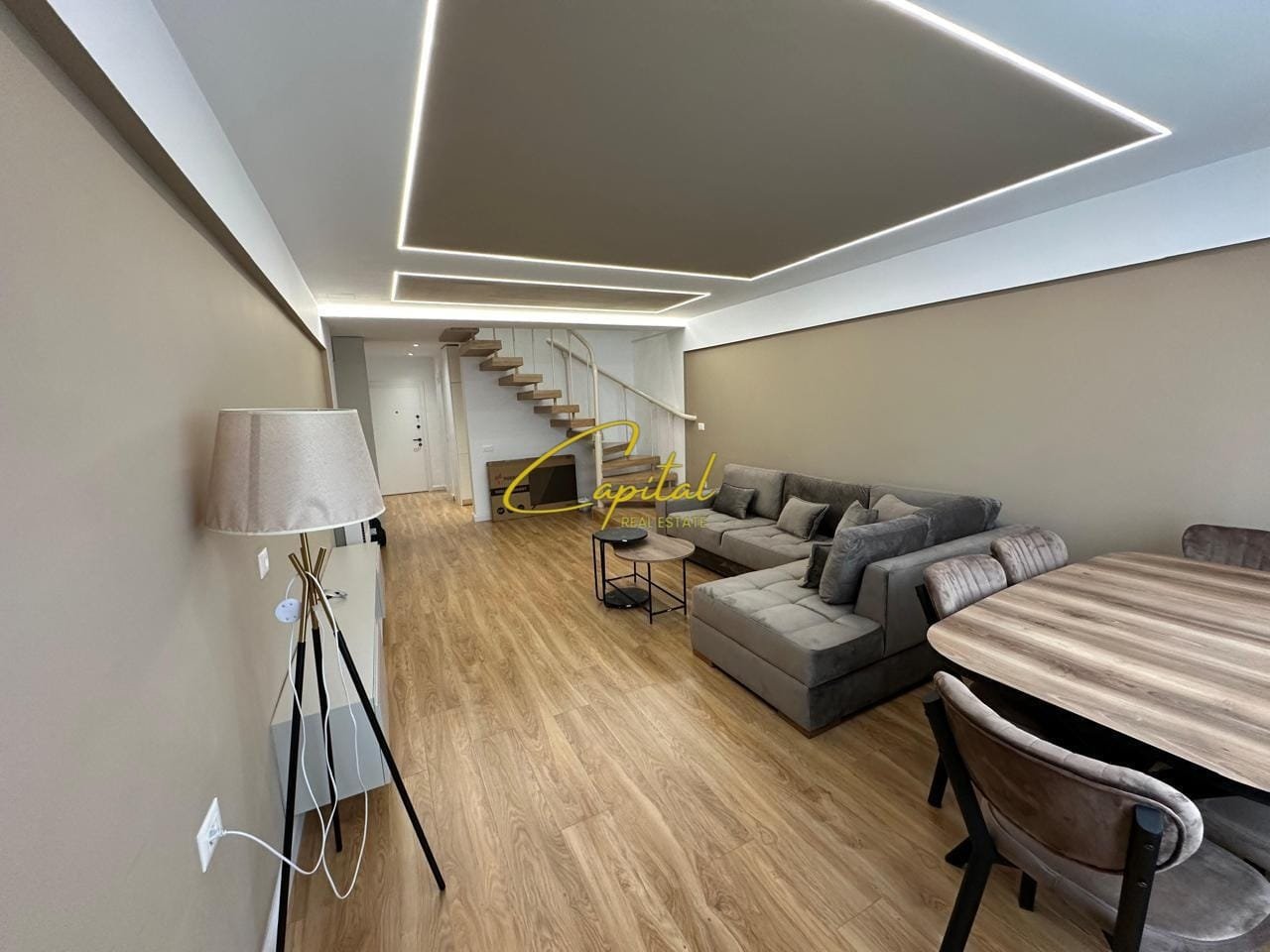 APARTAMENT ME QIRA 2+1+2 QENDER 1.100 EURO