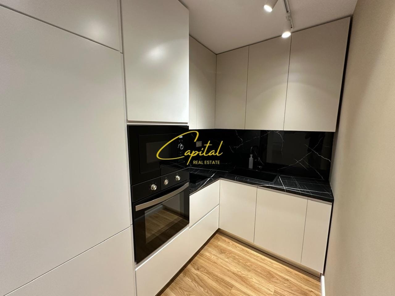 APARTAMENT ME QIRA 2+1+2 QENDER 1.100 EURO