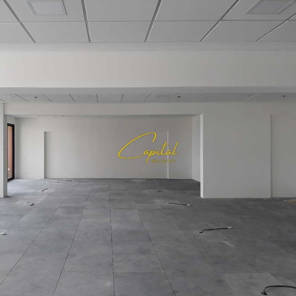 AMBIENT BIZNESI ME QIRA 95 M2 MYSLYM SHYRI 1.500 EURO