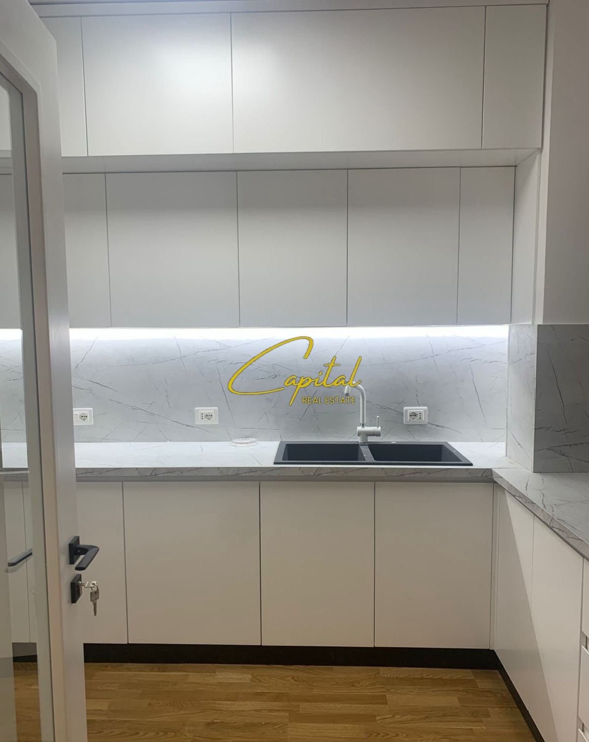 APARTAMENT ME QIRA 3+1 ISH BLLOKU 2.500 EURO