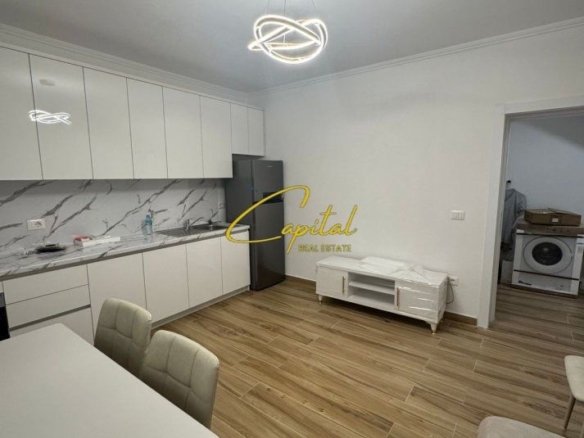 APARTAMENT ME QIRA 1+1 SHKOZE 40.000 LEKE