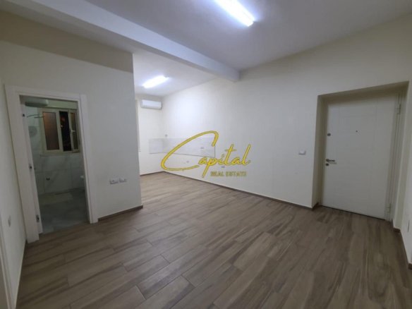 ZYRE ME QIRA 75 M2 BULEVARDI I RI 100.000 LEKE