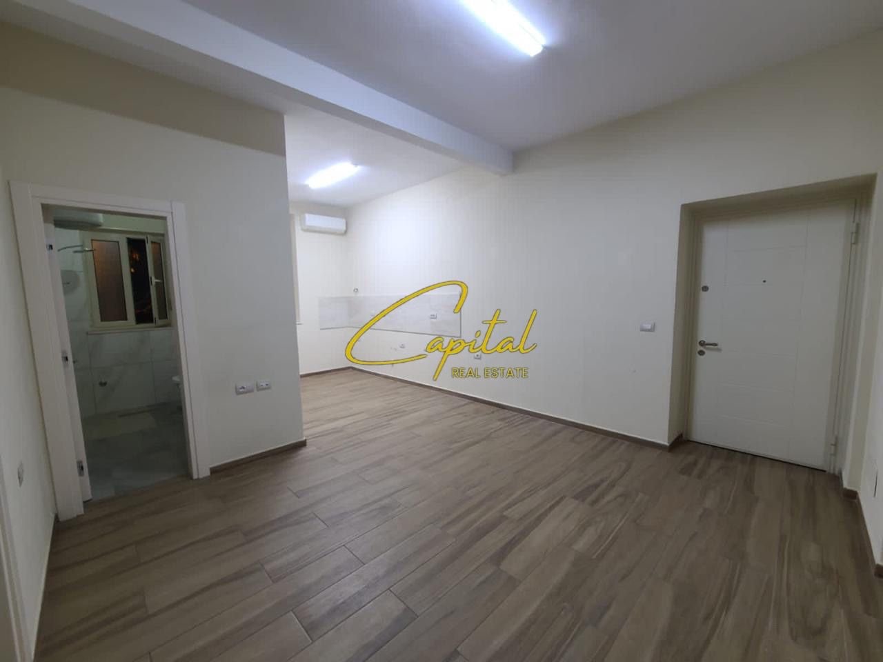 ZYRE ME QIRA 75 M2 BULEVARDI I RI 100.000 LEKE