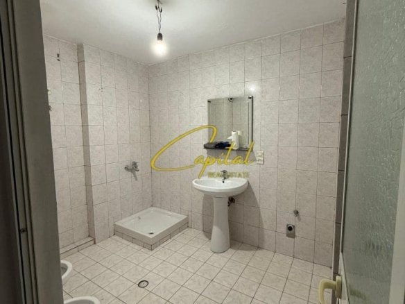 ZYRE ME QIRA 40 M2 VASIL SHANTO 430 EURO